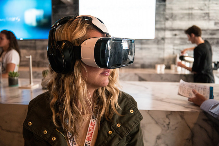Augmented Reality and Virtual Reality :